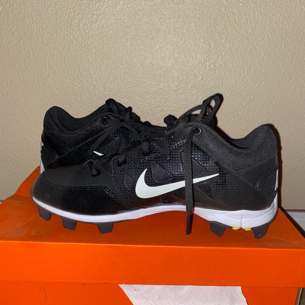 Nike Hyperdiamond keystone Cleats never used